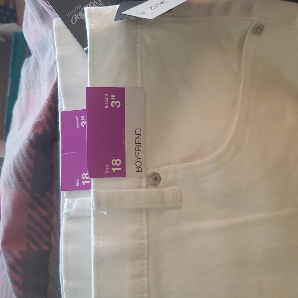 Mossimo Shorts - Picture 6 of 7